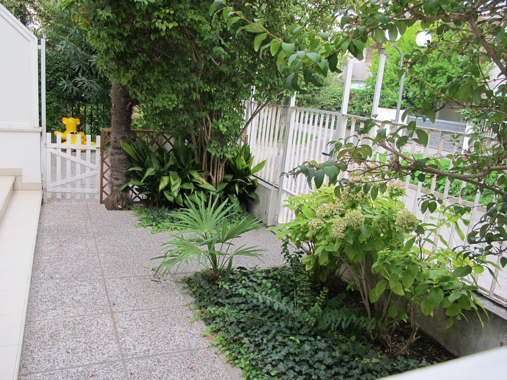 Villa Flora Градо Екстериор снимка